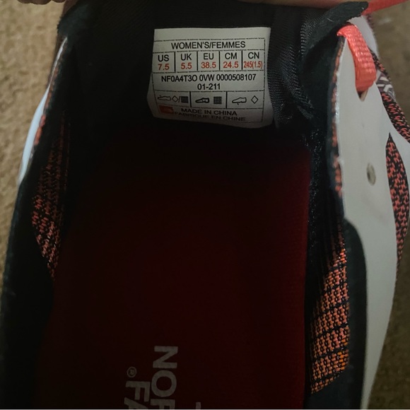 Women’s North Face sneakers - Picture 3 of 4